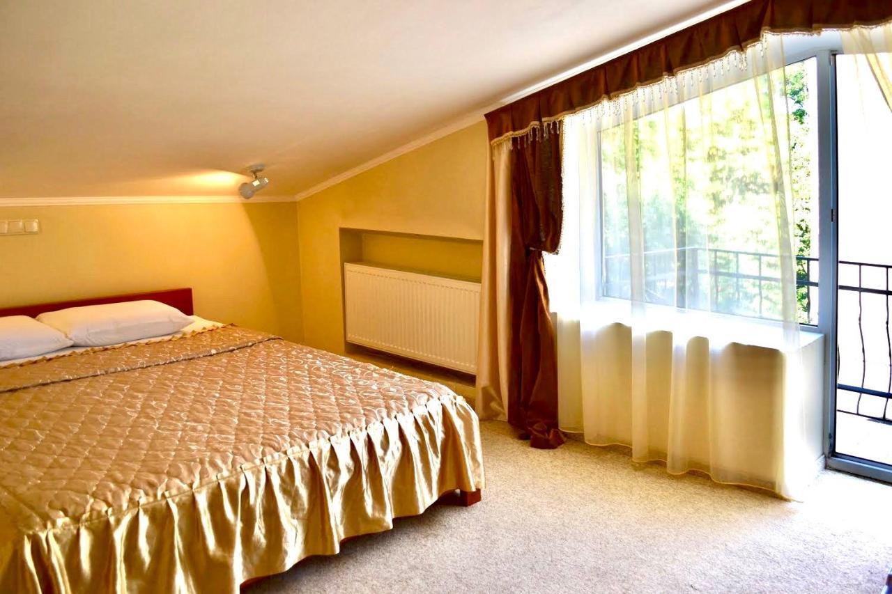 Residence Odesskij Dvorik Odessa Esterno foto